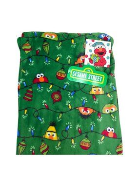 Sesame Street Christmas Decorative Plush Throw Blanket 50x70" Green with Lights